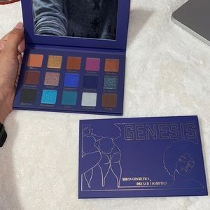 Genesis Eyeshadow Pallete